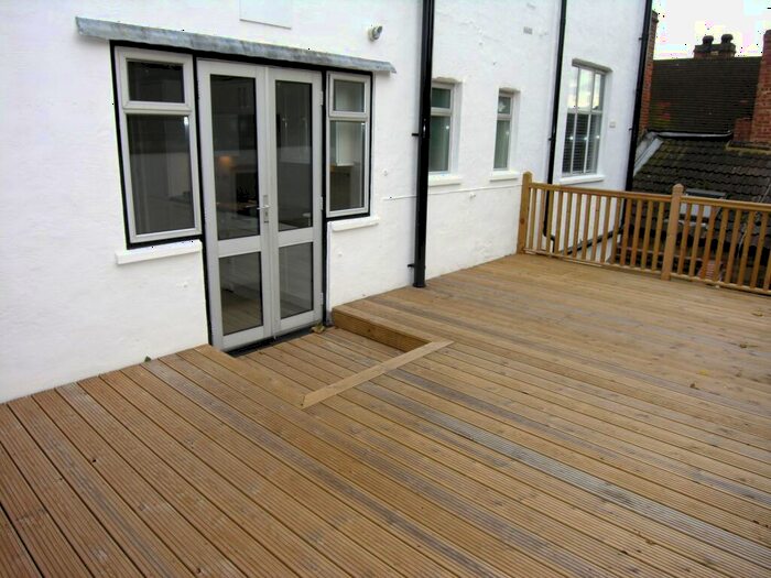 2 Bedroom Apartment To Rent In Peascod Street, Windsor, Berkshire, SL4