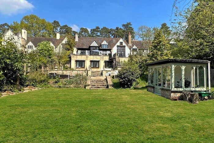 3 Bedroom House To Rent In Penn Road, Knotty Green, Beaconsfield, HP9