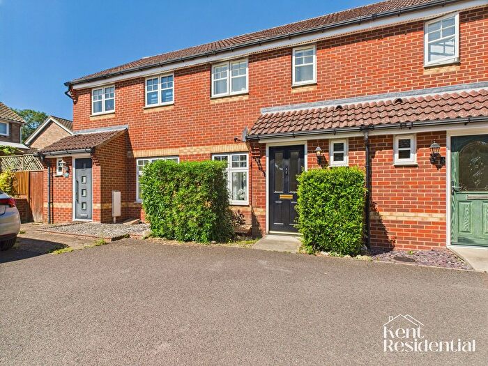 2 Bedroom Detached House To Rent In Lacock Gardens, Maidstone, ME15