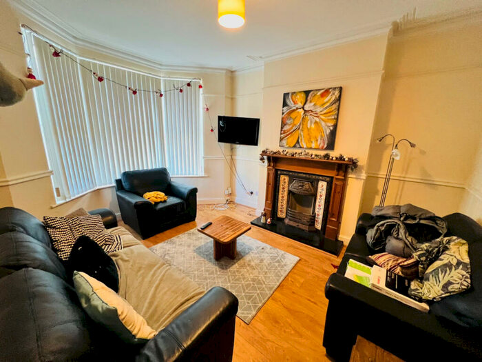 5 Bedroom Terraced House To Rent In Diana Street, Cardiff, CF24