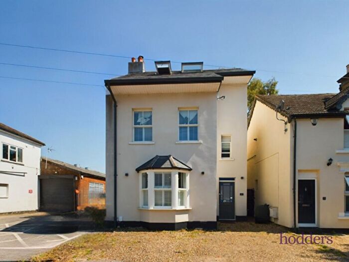 5 Bedroom Detached House To Rent In Surrey, KT15