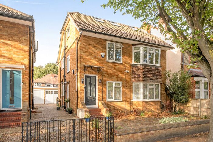3 Bedroom Maisonette For Sale In Webster Gardens, Ealing, London, W5
