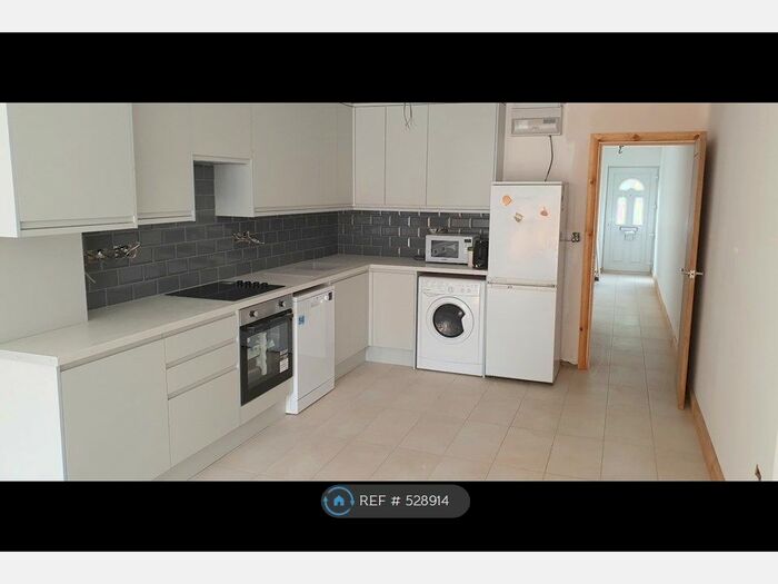 4 Bedroom End Of Terrace House To Rent In Godwin Close, Hoxton, N1