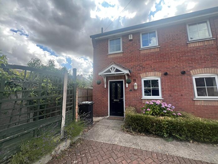 2 Bedroom Town House To Rent In Sandgate Close, Alvaston, DE24