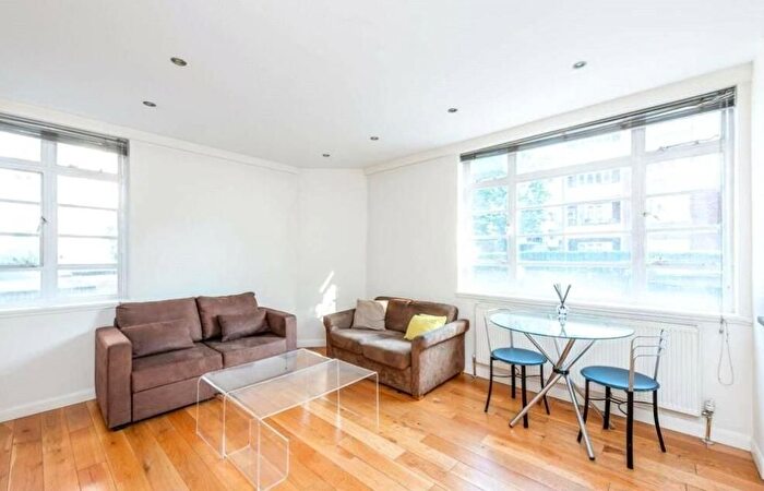 1 Bedroom Flat To Rent In Park Crescent, Marylebone, London, W1B