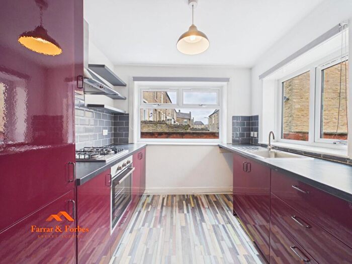 3 Bedroom Terraced House To Rent In New Market Street, Colne, BB8