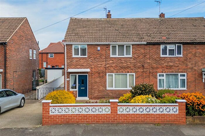 3 Bedroom Semi Detached House For Sale In Springfields, Knottingley, West Yorkshire, WF11