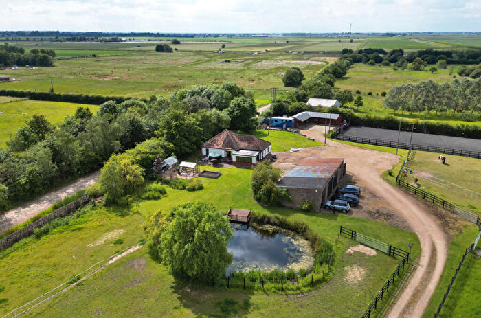 3 Bedroom Detached Bungalow For Sale In Chatteris Cambridgeshire, PE16