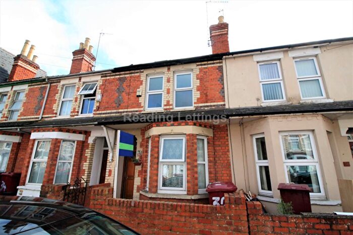 7 Bedroom Terraced House To Rent In Grange Avenue, Reading, RG6