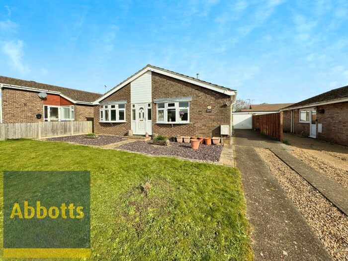 4 Bedroom Bungalow To Rent In Sycamore Close, Wootton, PE30