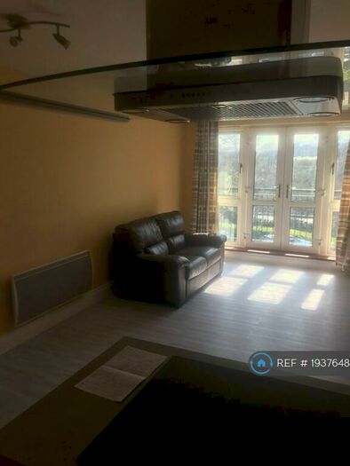 2 Bedroom Flat To Rent In Luscinia View, Reading, RG1