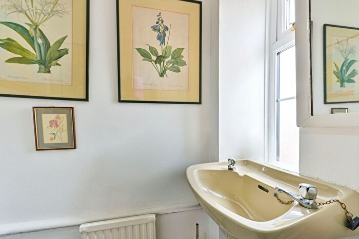 3 Bedroom Houseboat To Rent In Waterford Road, London, Fulham Broadway, London, SW6