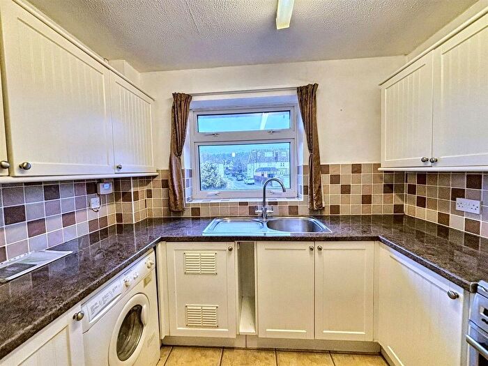2 Bedroom Flat For Sale In Shortdean Place, Eastbourne, BN21