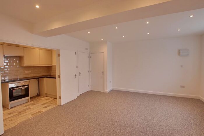 1 Bedroom Flat To Rent In Lymore Gardens, Bath, BA2