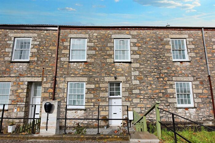 4 Bedroom Town House For Sale In Wilson Way, Pool, TR15