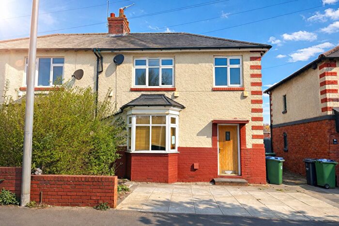 3 Bedroom Semi Detached House For Sale In Birchfield Lane, Oldbury, B69