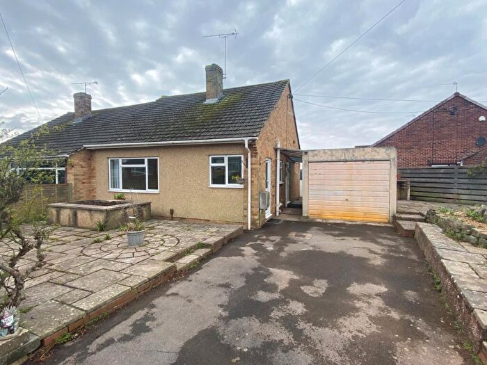 2 Bedroom Bungalow To Rent In Gilbeck Road, Nailsea, North Somerset, BS48