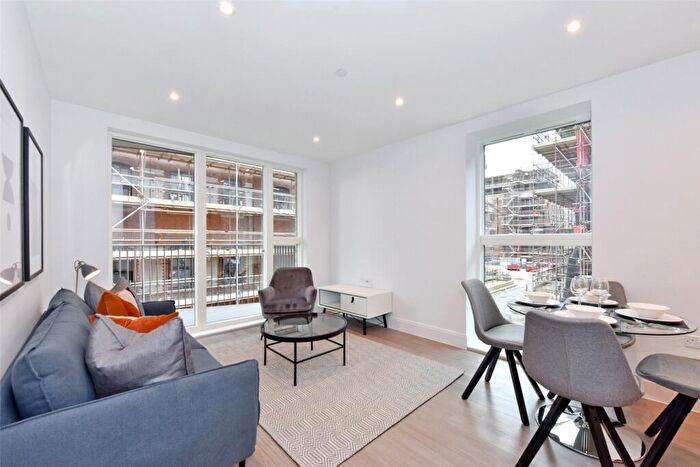 1 Bedroom Apartment To Rent In Darjeeling House, Memorial Avenue, Slough, SL1