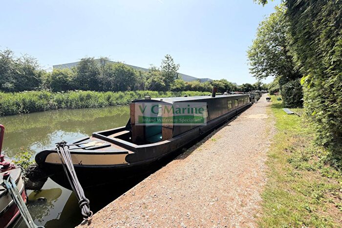 1 Bedroom Houseboat For Sale In Rowdell Road, Northolt, UB5