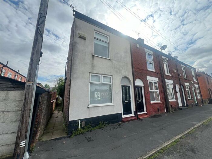 2 Bedroom House To Rent In Russell Street, Stockport, SK2