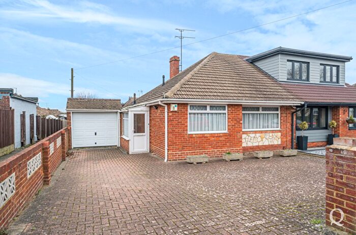 2 Bedroom Bungalow For Sale In Sterling Road, Sittingbourne, Kent, ME10