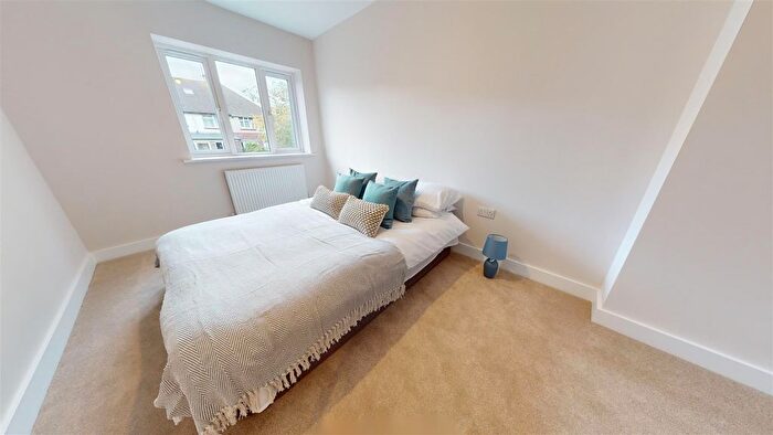 4 Bedroom Detached House For Sale In Celandine Close, Weymouth, DT4