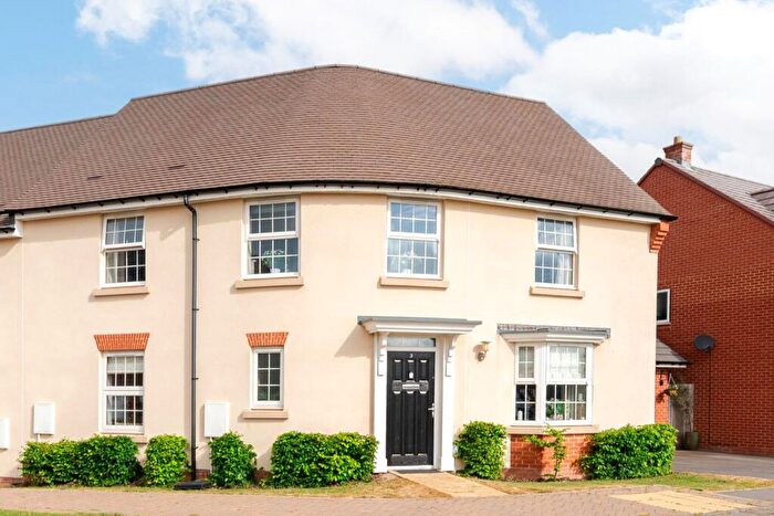 4 Bedroom Semi-Detached House For Sale In Oswald Way, Buckingham, Buckinghamshire, MK18