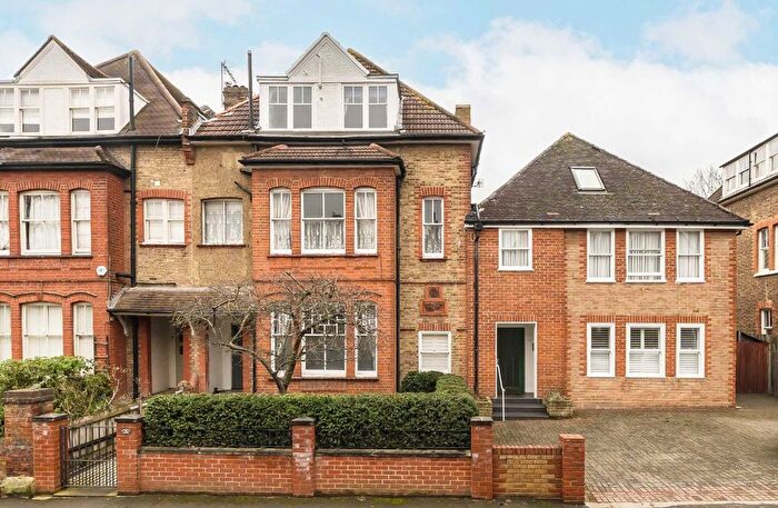 2 Bedroom Flat For Sale In Thirlmere Road, Streatham, SW16