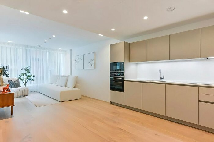 1 Bedroom Flat To Rent In Chiswick High Road, London, W4