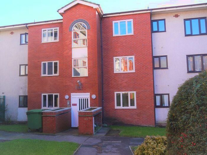 3 Bedroom Flat To Rent In Regency Court, Whetley Lane, Bradford, BD8