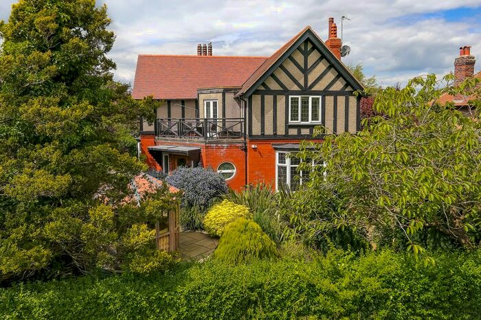 4 Bedroom Detached House To Rent In Park Avenue, Harrogate, HG2