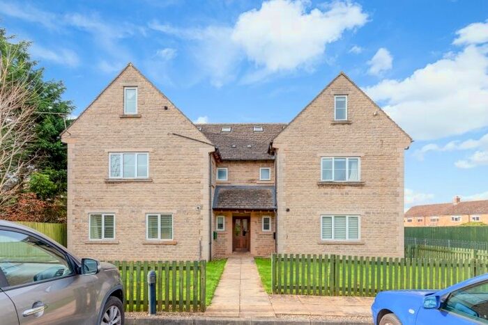 2 Bedroom Flat To Rent In Shipton Road, Woodstock OX20