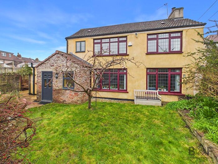 2 Bedroom Cottage For Sale In Upper Station Road, Staple Hill, BS16