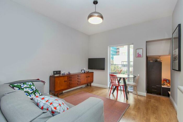 1 Bedroom Apartment To Rent In Windsor Road, Holloway, London, N7