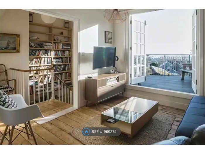 4 Bedroom Terraced House To Rent In Minnie Place, Falmouth, TR11