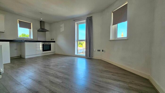 1 Bedroom Flat To Rent In Ufton Lane, Sittingbourne, ME10