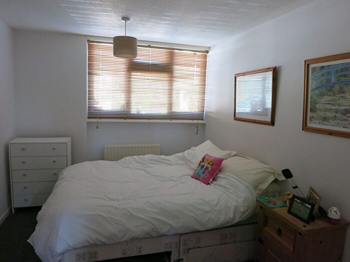 1 Bedroom Flat To Rent In St Johns Road, Westcott, Dorking, RH4