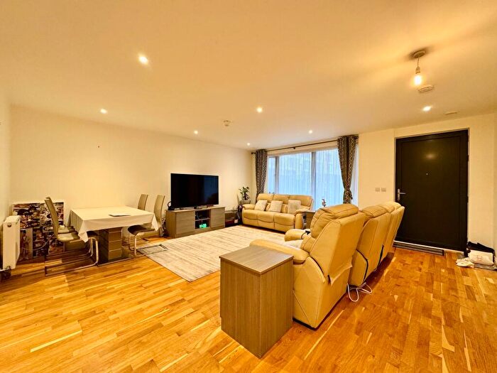 2 Bedroom Flat For Sale In Alpine Road, Cypress Court, NW9