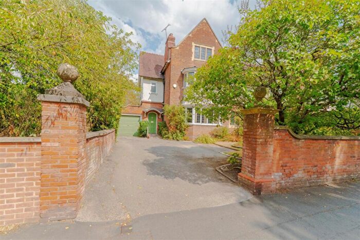 6 Bedroom Semi-Detached House For Sale In Valentine Road, Kings Heath, Birmingham, B14