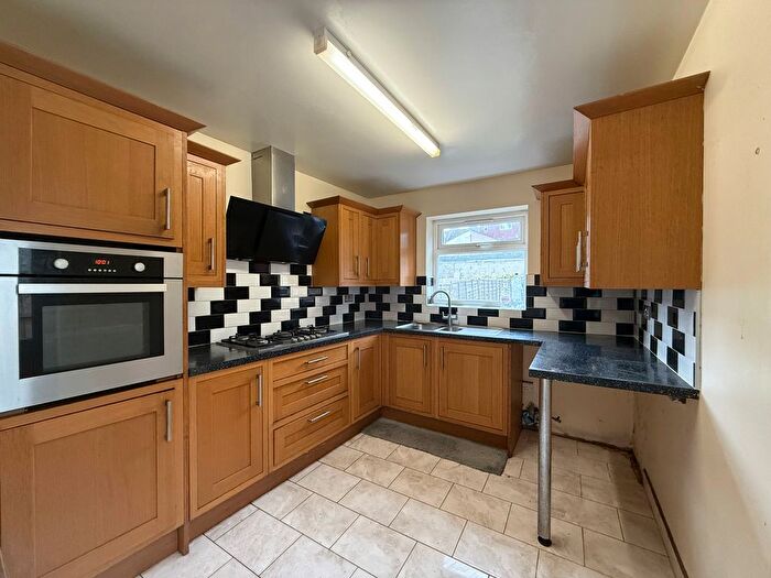 4 Bedroom Terraced House To Rent In Sheringham Avenue, London, E12