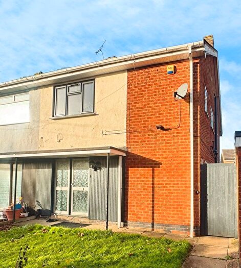 3 Bedroom Semi-Detached House To Rent In Newhaven Road, Leicester, LE5