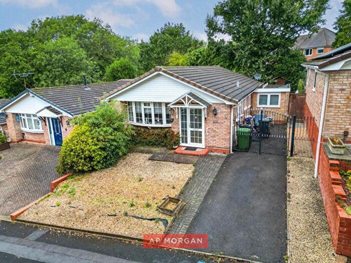 3 Bedroom Bungalow For Sale In Stableford Close, Crabbs Cross, Redditch, Worcestershire, B97