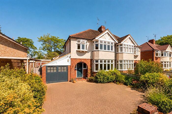 3 Bedroom Semi Detached House For Sale In Kearsley Road, Reading, RG30
