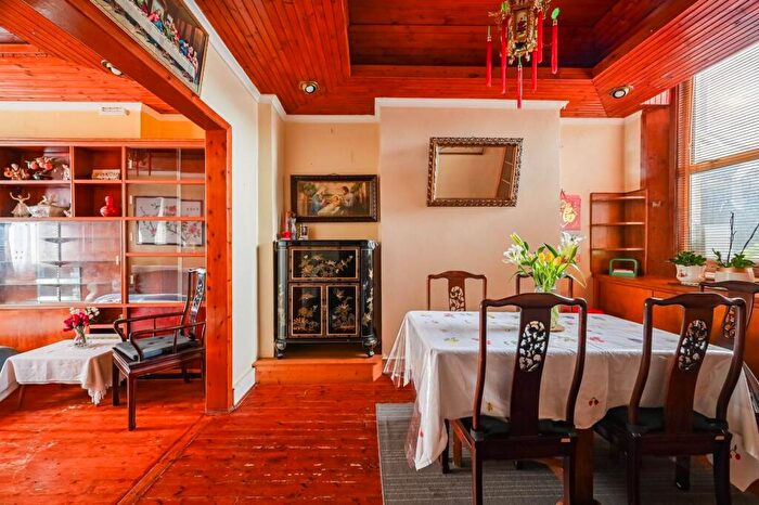 5 Bedroom Terraced House For Sale In Crossley Street, , Highbury And Islington, London, N7