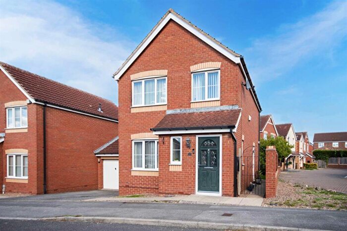 3 Bedroom Detached House For Sale In Paddock Drive, Sunnyside, Rotherham, S66