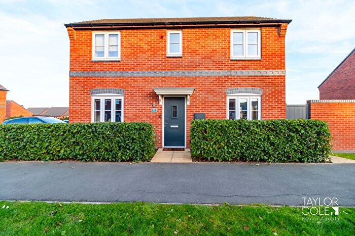 3 Bedroom Detached House For Sale In Meadow Way, Tamworth, B79