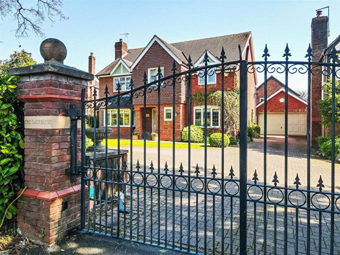 5 Bedroom Detached House For Sale In Four Ashes Road, Dorridge, B93