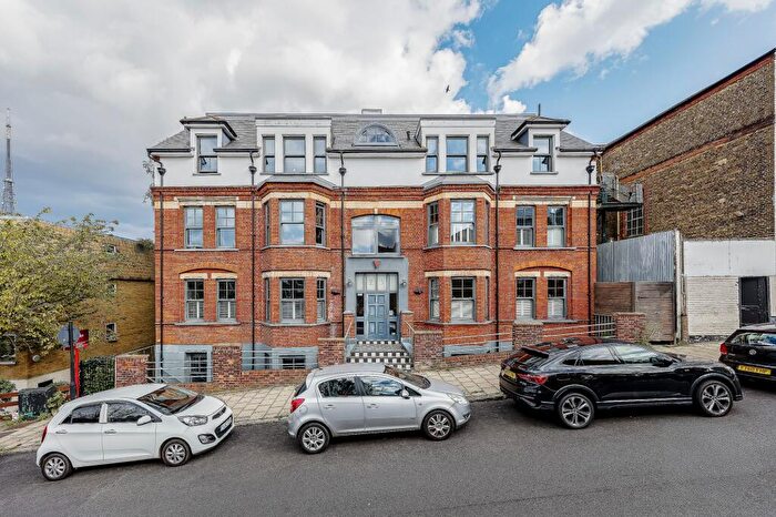 2 Bedroom Flat For Sale In Jasper Road, Ranger Mansions, SE19