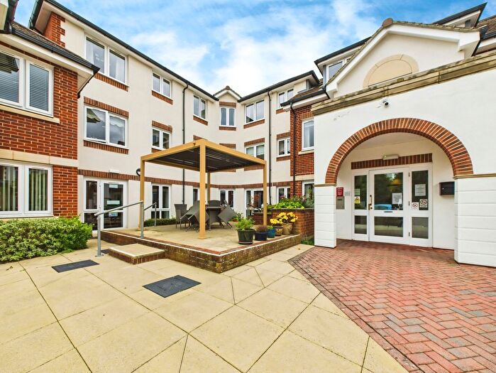 1 Bedroom Property For Sale In Manton Court, Kings Road, Horsham, RH13
