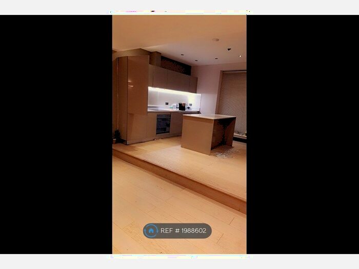 2 Bedroom Terraced House To Rent In Heath Rd Off Laural Ave, London, TW1